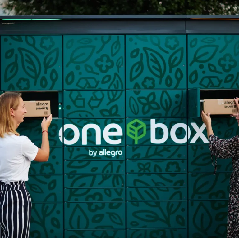 2000_One Box by Allegro6