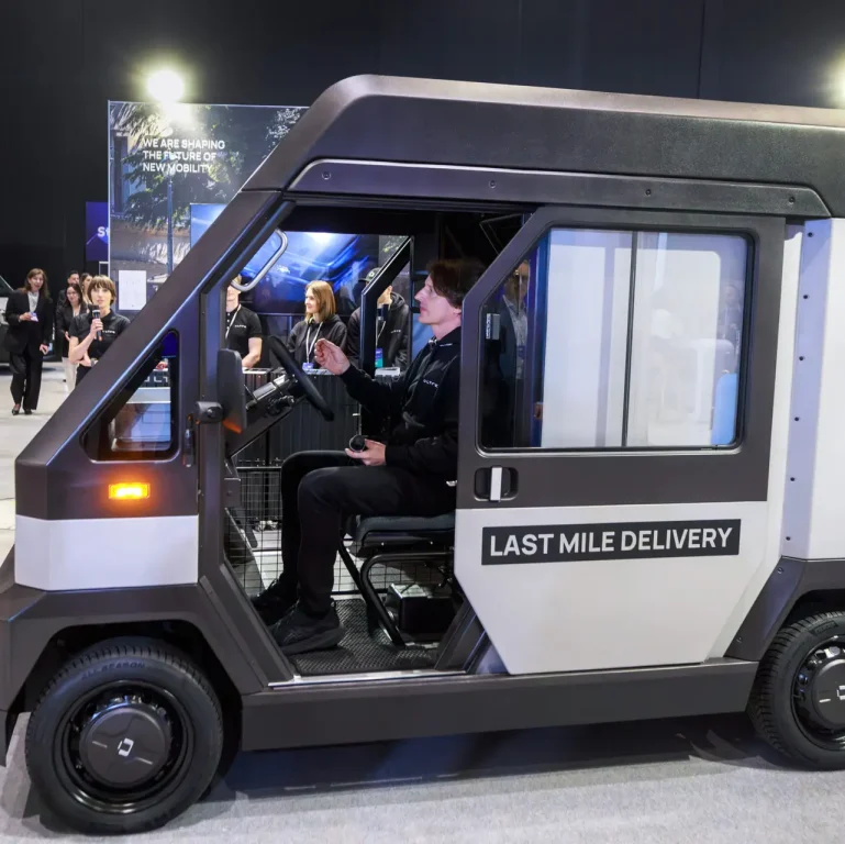 EEC ULTRE DEBIUT POJAZDU ELEKTRYCZNEGO 2040 copy