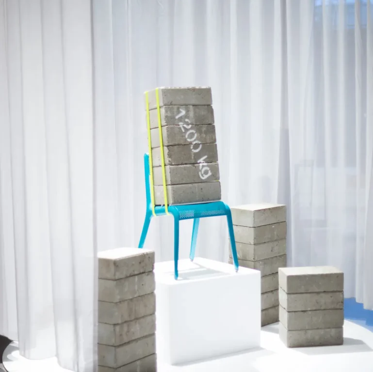 Zieta_ULTRALEGGERA_Chair_ŁDF2021 - Inflatales exhibition_1